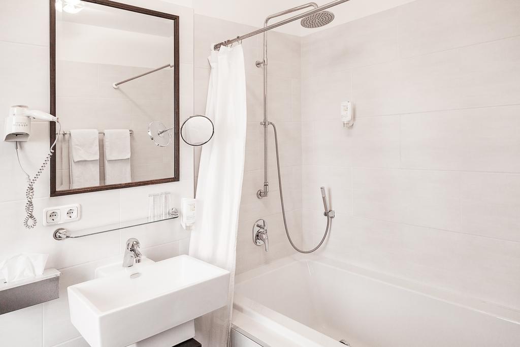 Hotel Aviv 3*